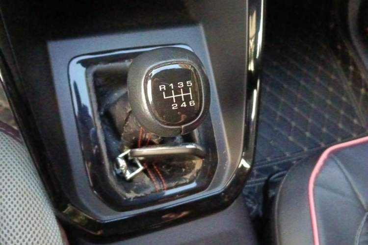 Used Baojun RS-3 2020 1.5L Manual 24-Hour Online Luxury Version Gear Lever