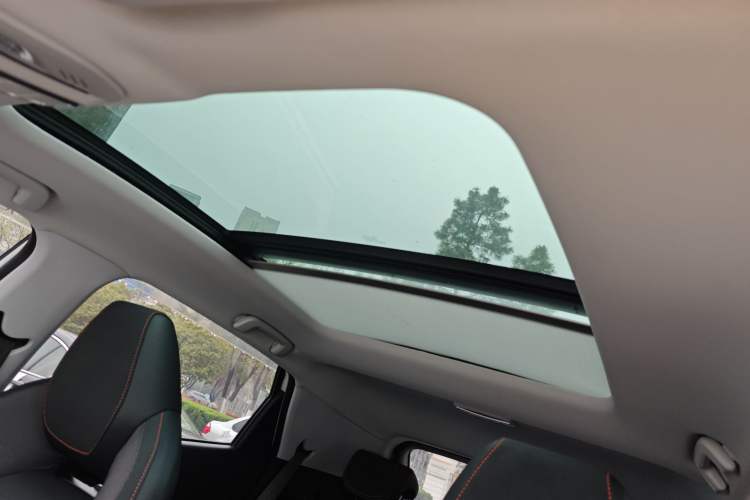 Used Baojun RS-3 2020 1.5L CVT 24-Hour Online Luxury Edition Headliner