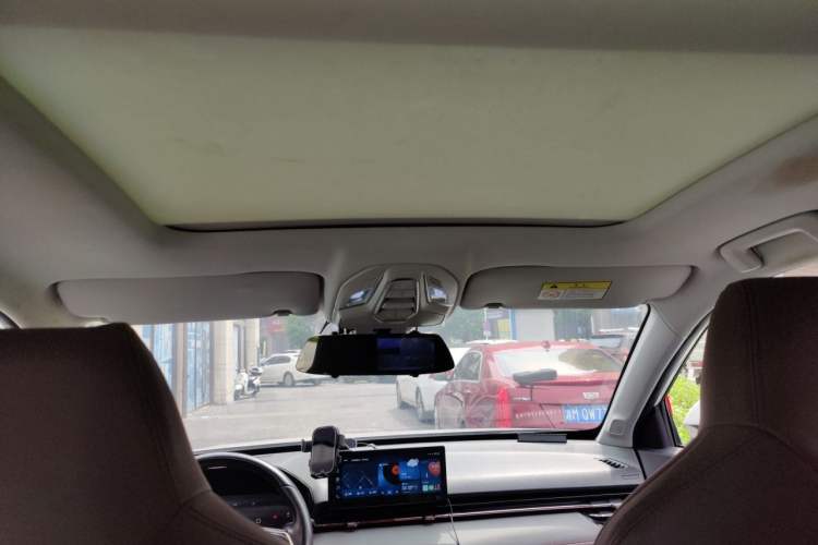 Used Baojun RS-3 2020 1.5L Manual 24-Hour Online Luxury Version Headliner