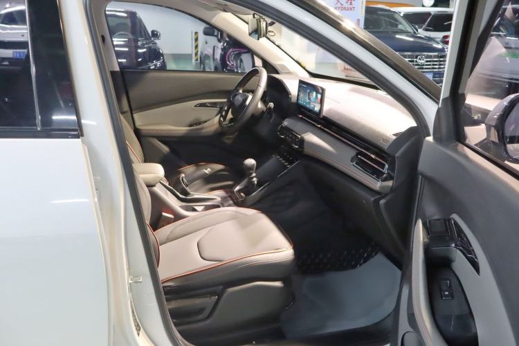 Used Baojun RS-3 2020 1.5L Manual 24-Hour Online Luxury Version Interior 12