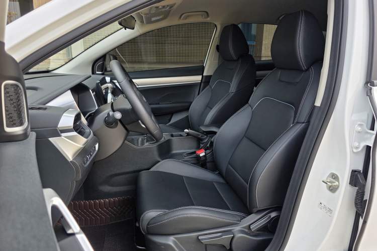 Used Baojun RS-3 2020 1.5L Manual Smart Elite Edition Interior 13