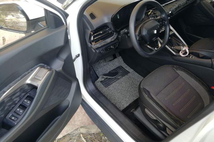 Used Baojun RS-3 2020 1.5L CVT Smart Elite Edition Interior 3