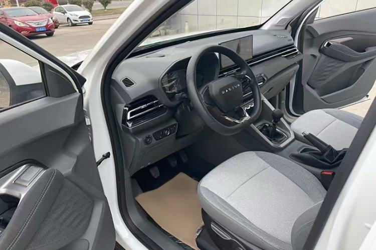 Used Baojun RS-3 2020 1.5L Manual Smart Comfort Edition Interior 3