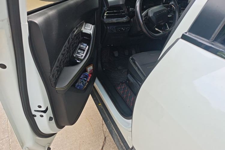 Used Baojun RS-3 2020 1.5L Manual Smart Elite Edition Interior 3