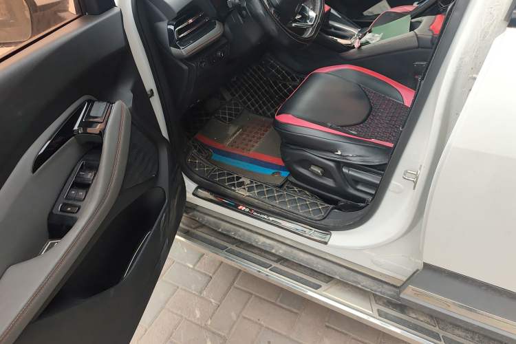 Used Baojun RS-3 2020 1.5L CVT Elite Version with 24-Hour Online Service Interior 3