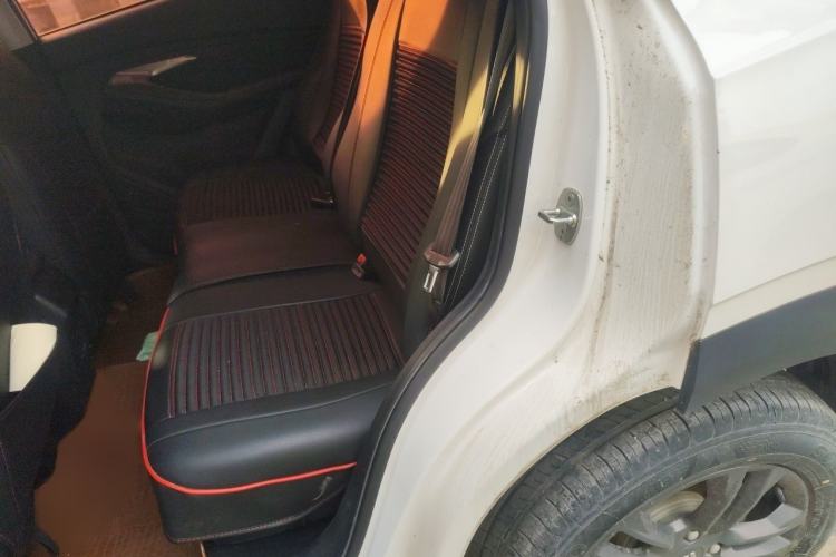 Used Baojun RS-3 2020 1.5L Manual Elite Version with 24-Hour Online Service Interior 4