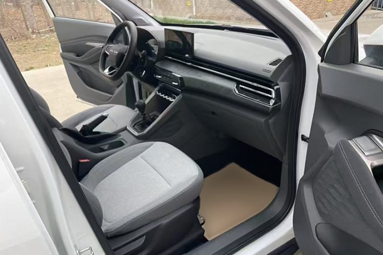 Used Baojun RS-3 2020 1.5L Manual Smart Comfort Edition Interior 4