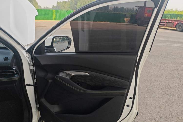 Used Baojun RS-3 2020 1.5L Manual Elite Version with 24-Hour Online Service Interior 5