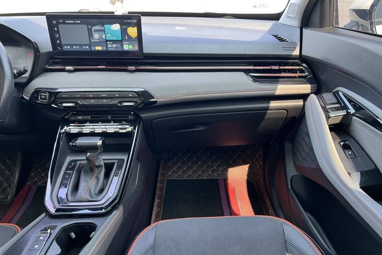 Used Baojun RS-3 2020 1.5T CVT Smart Luxury Edition Interior 6