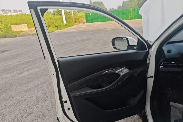 Used Baojun RS-3 2020 1.5L Manual Elite Version with 24-Hour Online Service Interior 7