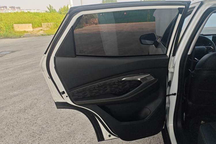 Used Baojun RS-3 2020 1.5L Manual Elite Version with 24-Hour Online Service Interior 8