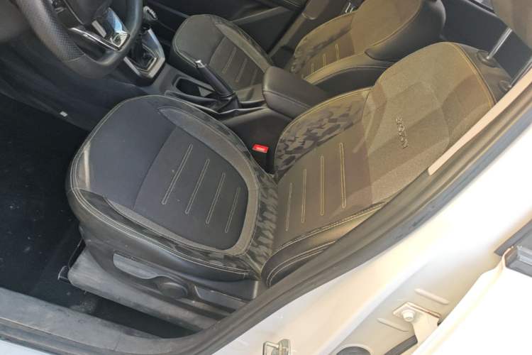 Used Baojun RS-3 2020 1.5L Manual Elite Version with 24-Hour Online Service Left Front Seat