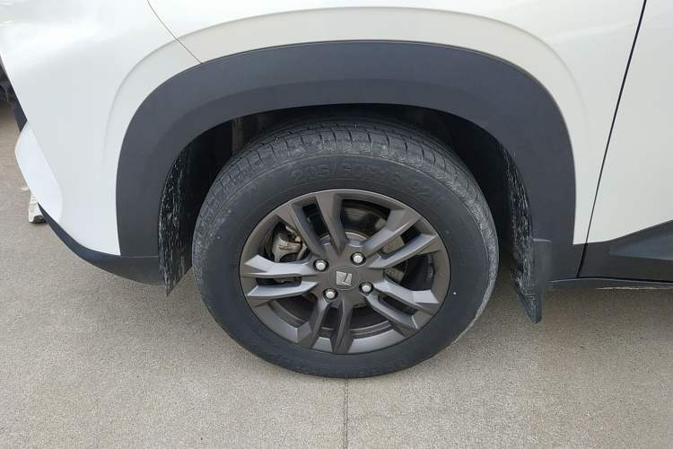 Used Baojun RS-3 2020 1.5L Manual Smart Comfort Edition Left Front Wheel Hub