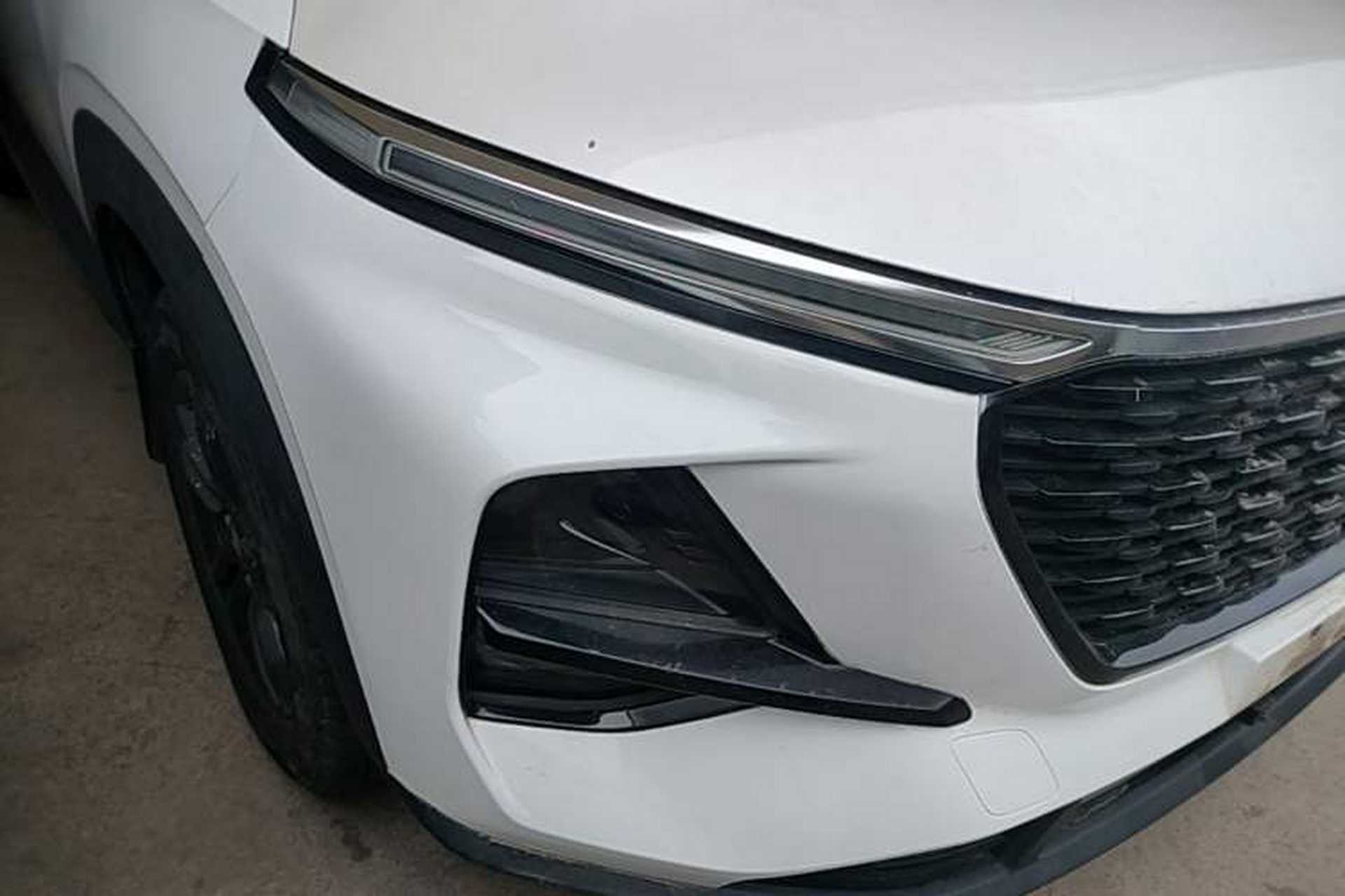 Used Baojun RS-3 2020 1.5L Manual Elite Version with 24-Hour Online Service Right Front Headlight