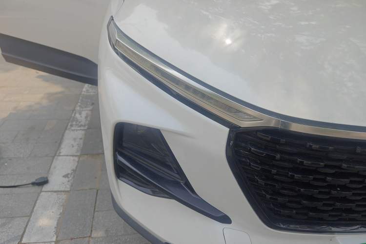Used Baojun RS-3 2020 1.5L Manual Elite Version with 24-Hour Online Service Right Front Headlight