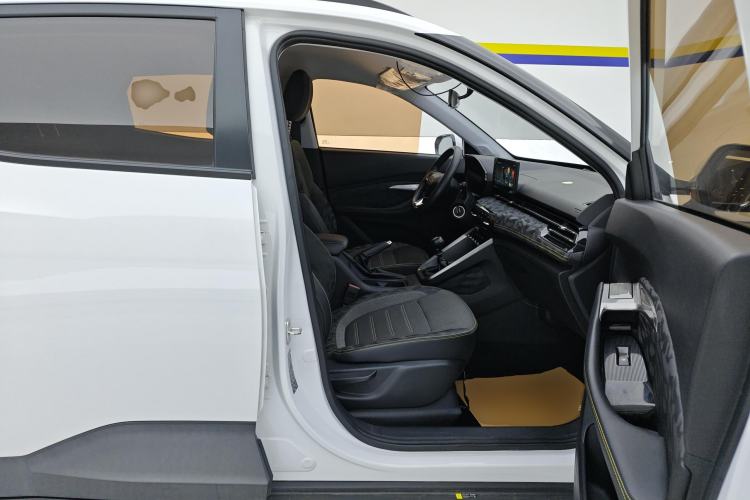 Used Baojun RS-3 2020 1.5L Manual Elite Version with 24-Hour Online Service Right Front Seat