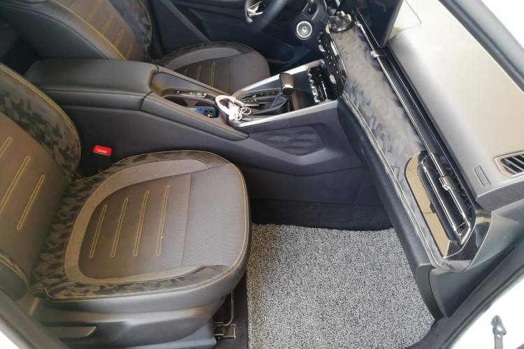 Used Baojun RS-3 2020 1.5L CVT Smart Elite Edition Right Front Seat