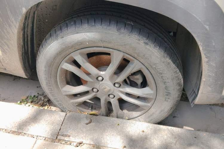 Used Baojun RS-3 2020 1.5L CVT Smart Elite Edition Right Front Wheel Hub