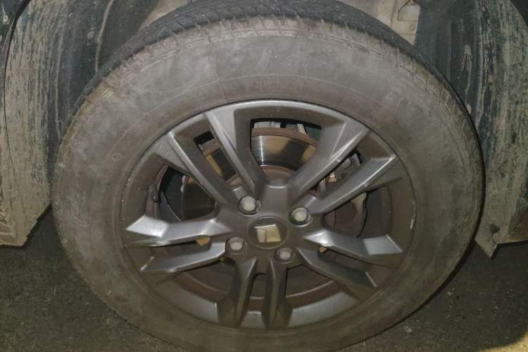 Used Baojun RS-3 2020 1.5L CVT Smart Elite Edition Right Front Wheel Hub