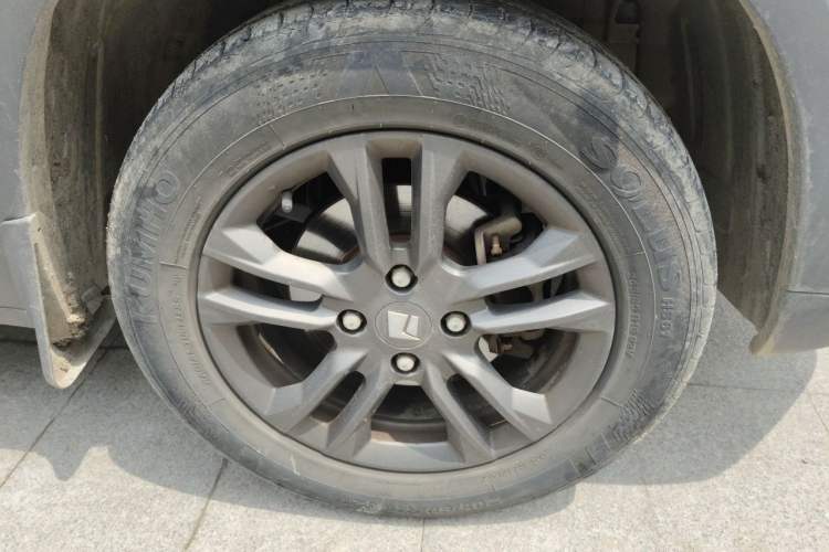 Used Baojun RS-3 2020 1.5L CVT Smart Elite Edition Right Front Wheel Hub