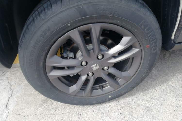 Used Baojun RS-3 2020 1.5L Manual Elite Version with 24-Hour Online Service Right Rear Wheel Hub