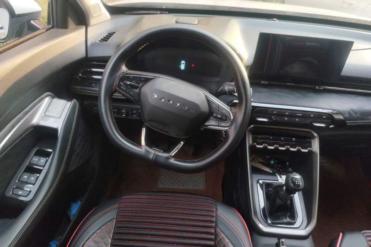 Used Baojun RS-3 2020 1.5L Manual Elite Version with 24-Hour Online Service Steering Wheel