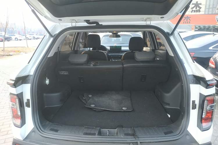 Used Baojun RS-3 2020 1.5L CVT Smart Elite Edition Trunk