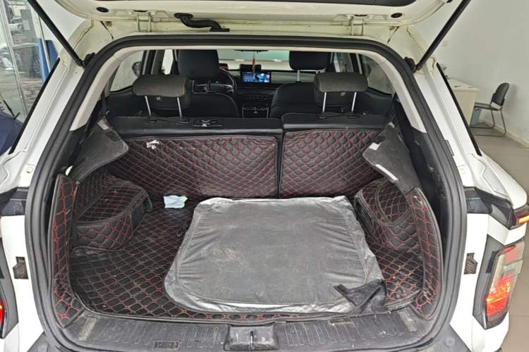 Used Baojun RS-3 2020 1.5L Manual Smart Elite Edition Trunk
