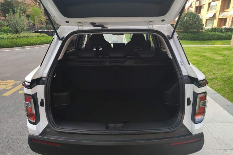 Used Baojun RS-3 2020 1.5L CVT 24-Hour Online Luxury Edition Trunk