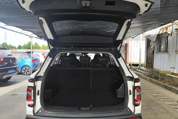Used Baojun RS-3 2020 1.5L Manual 24-Hour Online Luxury Version Trunk