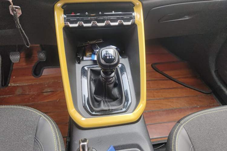 Used Baojun RS-3 2020 1.5L Manual 24-Hour Online Luxury Version Gear Lever