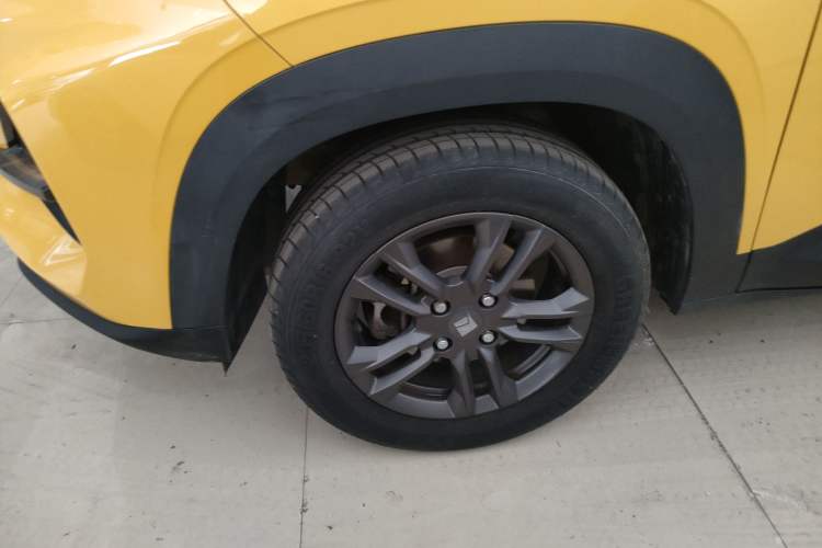 Used Baojun RS-3 2020 1.5L Manual Elite Version with 24-Hour Online Service Left Front Wheel Hub