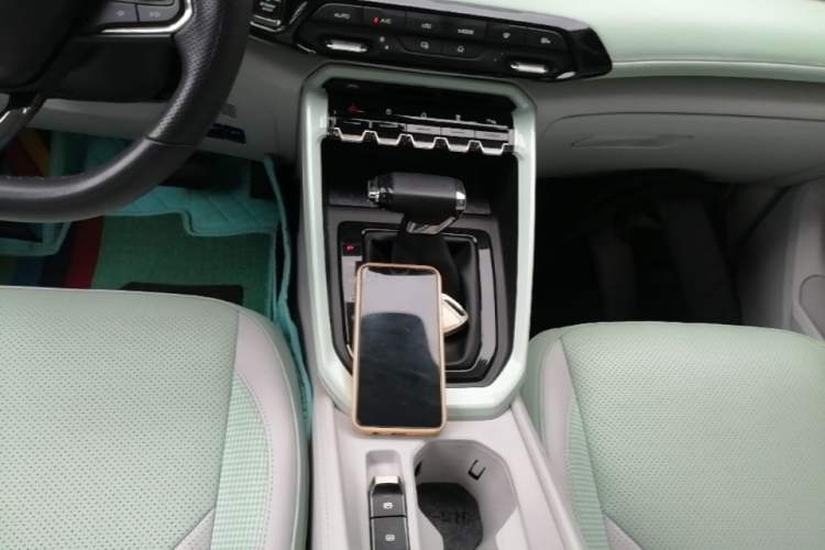 Used Baojun RS-3 2022 SOODA 1.5T CVT Master Edition Gear Lever