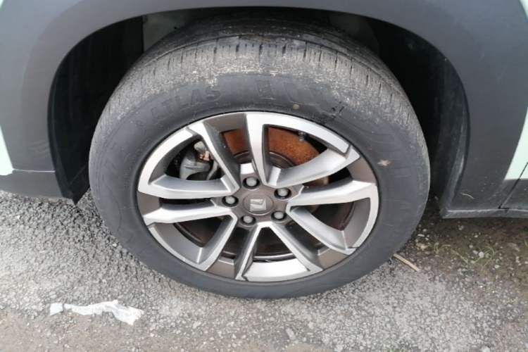 Used Baojun RS-3 2022 SOODA 1.5T CVT Master Edition Left Front Wheel Hub