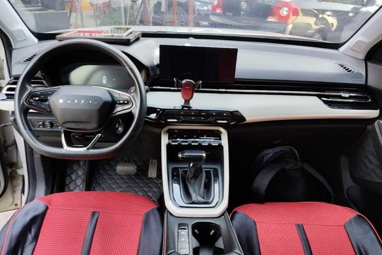 Used Baojun RS-3 2022 SOODA 1.5L CVT Pioneer Edition Center Console