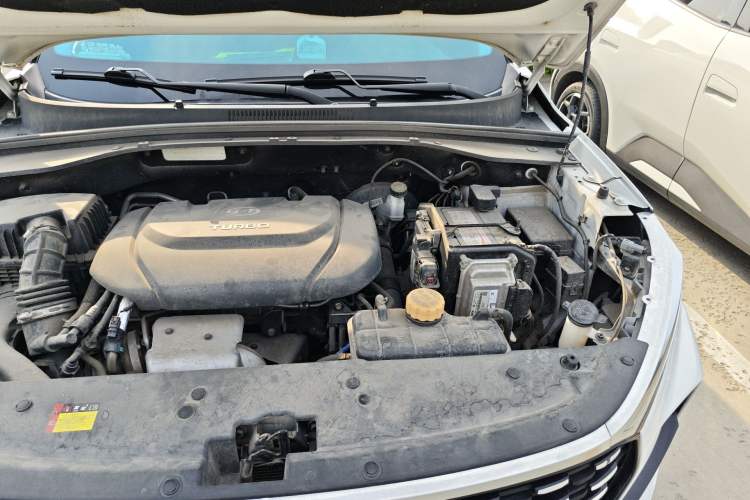 Used Baojun RS-3 2022 SOODA 1.5T CVT Master Edition Engine Bay Left