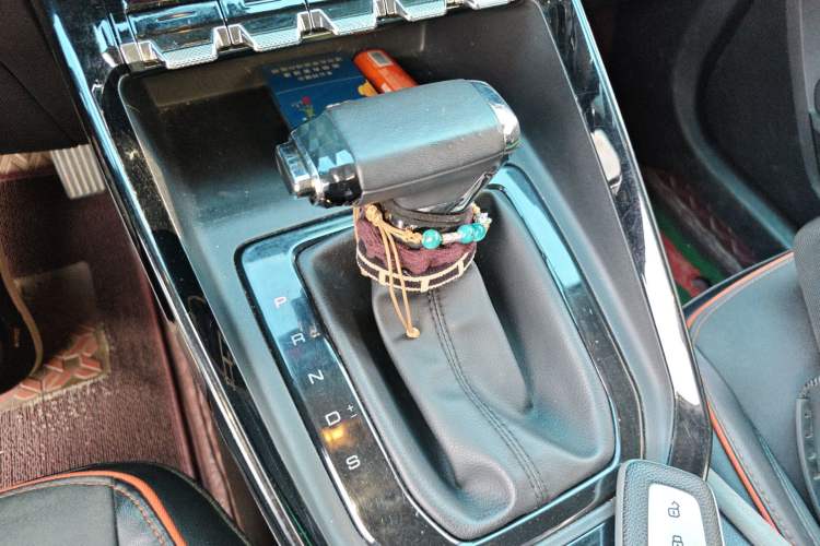 Used Baojun RS-3 2022 SOODA 1.5T CVT Master Edition Gear Lever