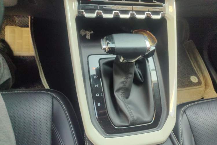 Used Baojun RS-3 2022 SOODA 1.5T CVT Master Edition Gear Lever