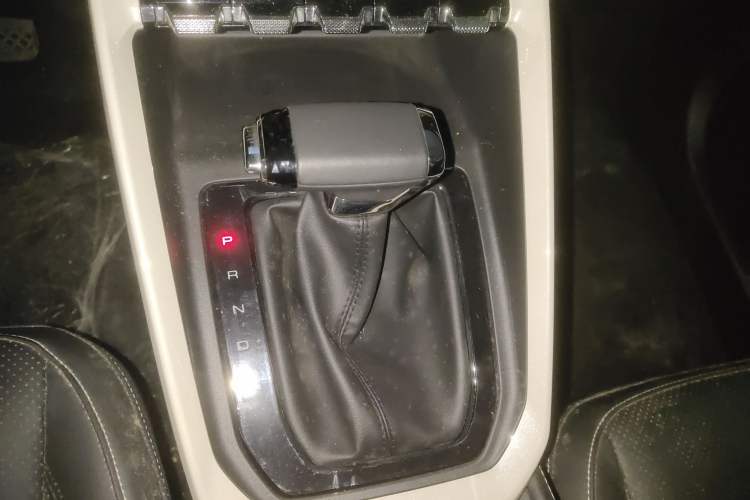 Used Baojun RS-3 2022 SOODA 1.5T CVT Master Edition Gear Lever