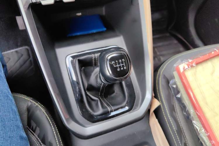 Used Baojun RS-3 2022 SOODA 1.5L Manual Playful Edition Gear Lever