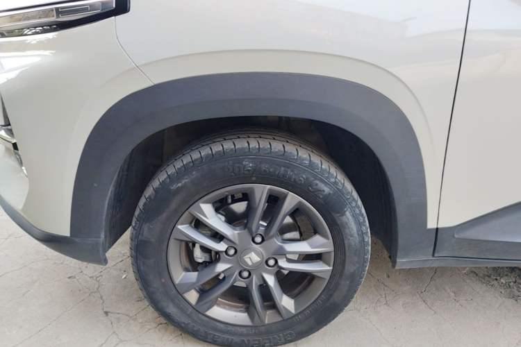 Used Baojun RS-3 2022 SOODA 1.5L CVT Pioneer Edition Left Front Wheel Hub
