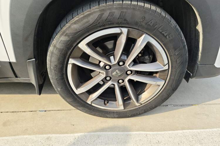 Used Baojun RS-3 2022 SOODA 1.5T CVT Master Edition Right Front Wheel Hub