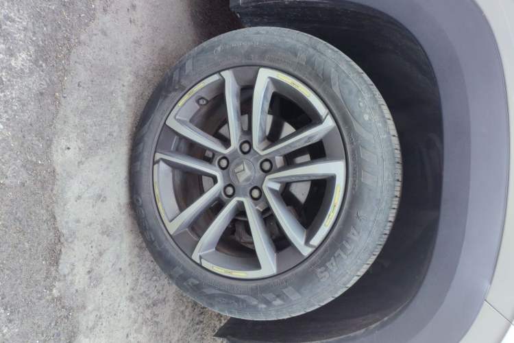 Used Baojun RS-3 2022 SOODA 1.5T CVT Master Edition Right Front Wheel Hub