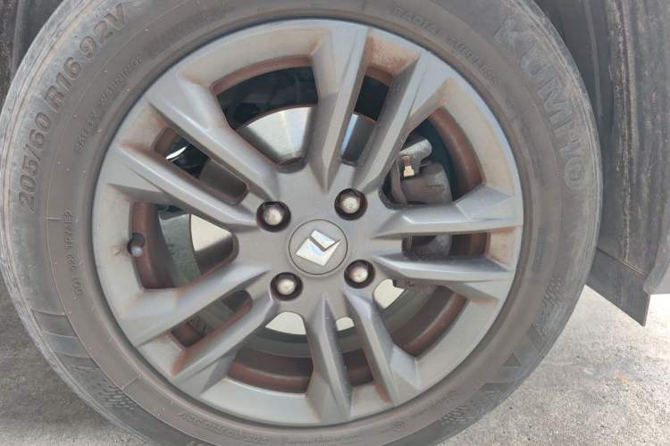 Used Baojun RS-3 2022 SOODA 1.5L Manual Playful Edition Right Front Wheel Hub