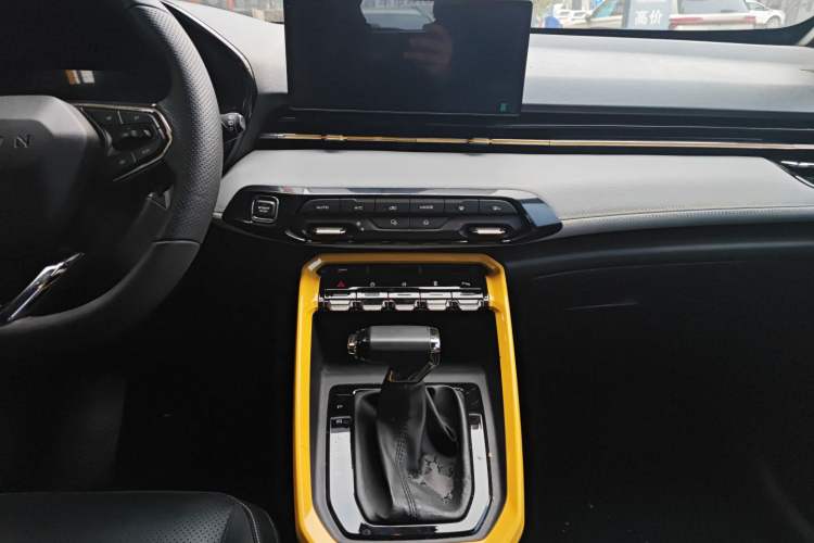 Used Baojun RS-3 2022 SOODA 1.5T CVT Master Edition Audio And AC Panel