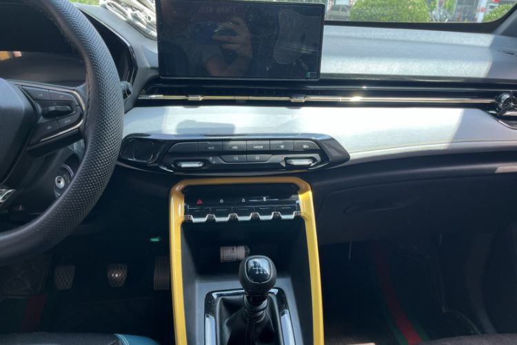 Used Baojun RS-3 2022 SOODA 1.5L Manual Playful Edition Interior 3