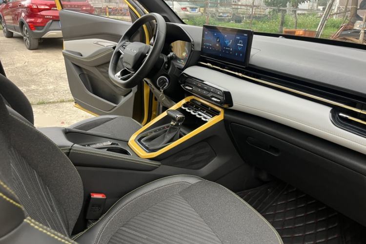 Used Baojun RS-3 2022 SOODA 1.5L CVT Pioneer Edition Interior 9