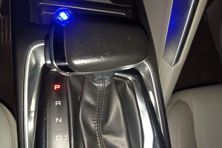 Used Baojun RS-5 2019 1.5T CVT Intelligent Driving Flagship Edition China V Emission Standard Gear Lever