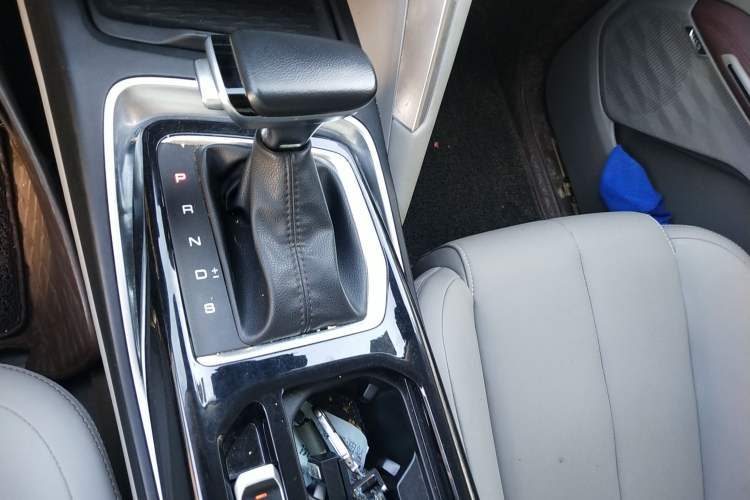 Used Baojun RS-5 2019 1.5T CVT Intelligent Driving Flagship Edition China V Emission Standard Gear Lever