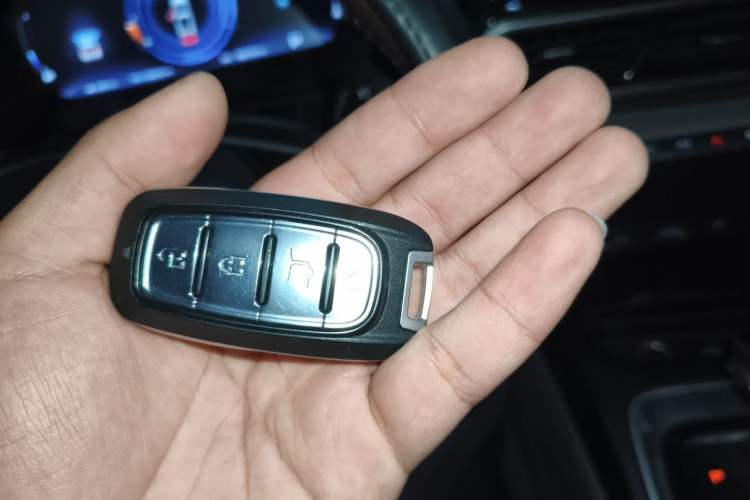 Used Baojun RS-5 2019 1.5T CVT Intelligent Driving Flagship Version China VI Emission Standard Vehicle Key